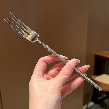 He jiagong’s proprietress keeps it for herself | a sense of ritual on the dining table | 304 stainless steel mirror salad pasta main forks high-quality bubble hammer pattern hexagonal forks 2 pieces