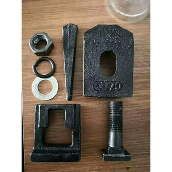Qu100 crane beam track rail clamp crane rail rail clamp welded pressure plate self-locking rail clamp 43 rail 43 rail