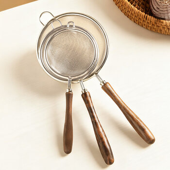 Guofeng 304 stainless steel colander, fine mesh flour sieve, soy milk filter sieve, baking tool, baby food supplement sieve, 304 log handle, 7cm 30 mesh filter sieve