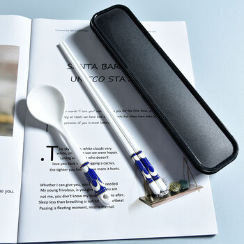 Tuojin jingdezhen ceramics creative portable chopsticks spoon set tableware three-piece set student office workers storage box round ceramic spoon chopsticks portable love home blue 3-piece set