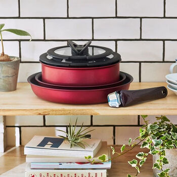 Sanqihu non-stick pot with red dot design six-layer non-stick pot set for induction cooker made in france christmas red 6-layer 9-piece flat bottom pot set for gas stove, induction cooker and electric ceramics