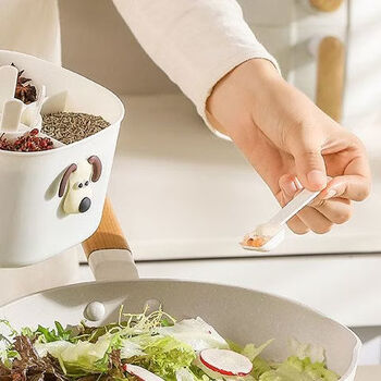 Fantasy imported quality from germany, thickened and enlarged, kitchen combination salt shaker, large capacity seasoning box, cream style 4-in-1, 4 small white spoons (no box)