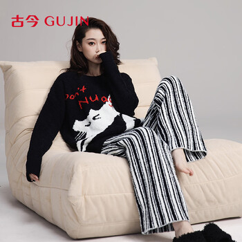 Ancient and modern (gujin) soft half-velvet pajamas for women, autumn and winter home wear pajamas, large size plus velvet warm cartoon sweater can be worn outside the suit