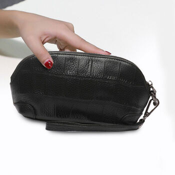 Genuine leather hand holder for women 2024 new trendy fashion versatile cowhide coin hand holder for mobile phones small hand carrying black