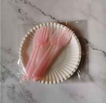 Fantasy plate and fork disposable tableware combination birthday plate package 4-in-1 plastic cutlery and fork plate set 5 round plate 5 pink fork 100 sets