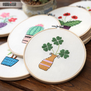 Yunchuangdian hand embroidery diy material package for children and students european fabric creative cross stitch beginner hanging picture including embroidery frame clover (including bamboo embroidery stretcher) about 15*15cm