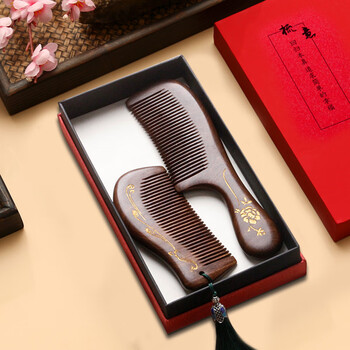 Carpenter tan's mother's birthday gift, practical comb gift box, mother's day gift for mother-in-law, mother-in-law, the elderly, golden peacock comb + golden sandalwood plum blossom comb with handle gift