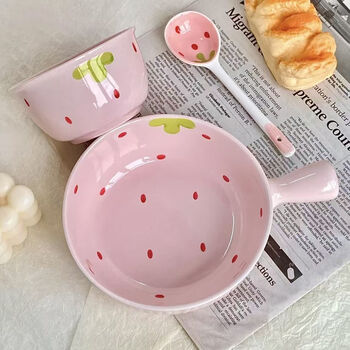 Midoriyaki girl's one-person meal, cute and good-looking strawberry hand-held rice bowl, instant noodle bowl, household ceramic underglaze color tableware set, 3-piece set, strawberry multi-handle bowl + rice bowl + spoon