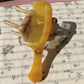 Baichao beef tendon comb, knot-free and smooth hair, internet celebrity model for hair loss and long hair, special for men and women, small and portable, 19 cm small size, 1 pack, beef tendon comb - double-sided carving - floral comb