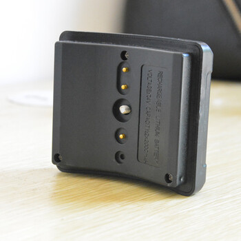 Laser laser level lithium battery rechargeable battery charger flat mouth old model 5 line 3 line lithium battery flat mouth old model 5 line 3 line lithium battery