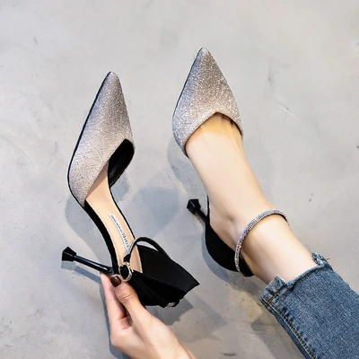 実店舗で入手可能 21年の新しいスタイル オールマッチの結婚式の靴は 通常 先のとがったハイヒール 女性のスティレット 結婚式の花嫁介添人の魅力的なシングルシューズ8cm黒を着用できます ショップ配送 39