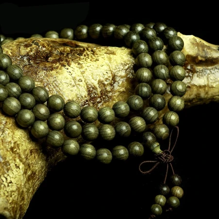Qiaopin Sichuan golden nanmu gloomy wood Buddha beads bracelet for men and women 108 nanmu jewelry Wenwan agarwood grade ebony gloomy golden nan 10mm*108 pieces