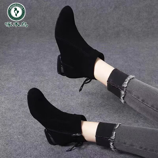 Boots de cuero genuino de carpintero Boots de cuero suave tacón grueso 2025 Nuevas botas desnudas zapatos de gran tamaño para mujeres grandes tacón redondo de tacón bajo y botas mate de otoño primavera negra y otoño 36