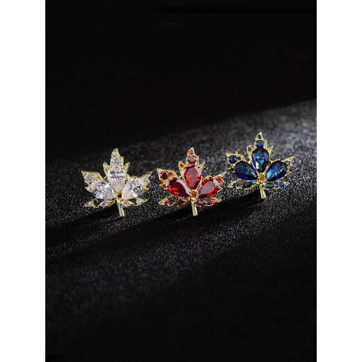 WOUG gold store style light luxury maple leaf brooch men's corsage suit pin crystal badge simple and elegant white zircon one