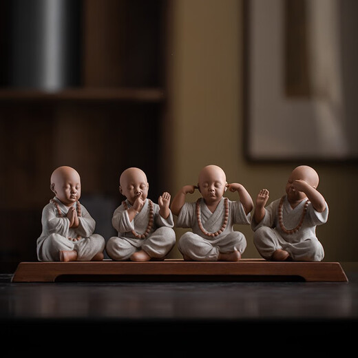 Refining fine ceramics, four little monks, tea pet, tea table, tabletop, small tea ceremony ornaments, tea accessories <set of four colored sand> + three-layer wooden base