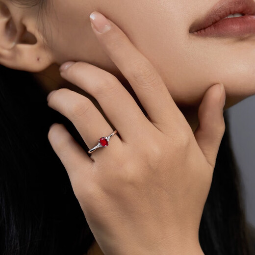 Yicai Jewelry Natural Pigeon Blood Ruby Ring for Women 18k Gold Diamond Colorful Jewelry Ring Simple and Fashionable 1.02 Carats / Pigeon Blood Red / No Burning / International Certificate