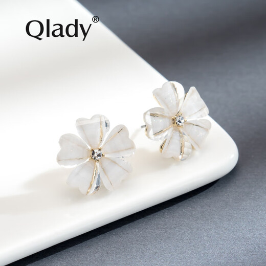 Qlady sweet flower earrings, feminine and high-end silver needle earrings 2024 young luxury niche earrings birthday gift