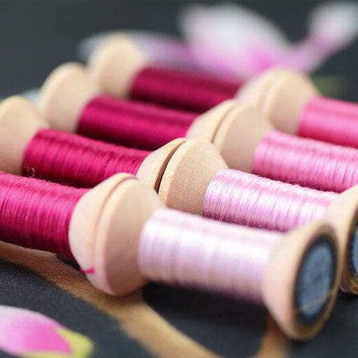 Other embroidery craftsmen Su embroidery mulberry silk thread real silk thread Su embroidery DIY handmade embroidery spool shy pink No. 6