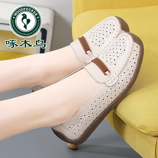 啄木鸟豆豆鞋女鞋子2025新款夏季凉鞋真皮平底鞋透气软底镂空夏款妈妈鞋 826米色镂空 38