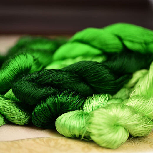 Other embroidery craftsmen No. 01 Su embroidery thread silk thread mulberry silk thread tools materials embroidery Hunan embroidery real embroidery thread spring breeze blows willow green embroidery thread No. 5 5 small