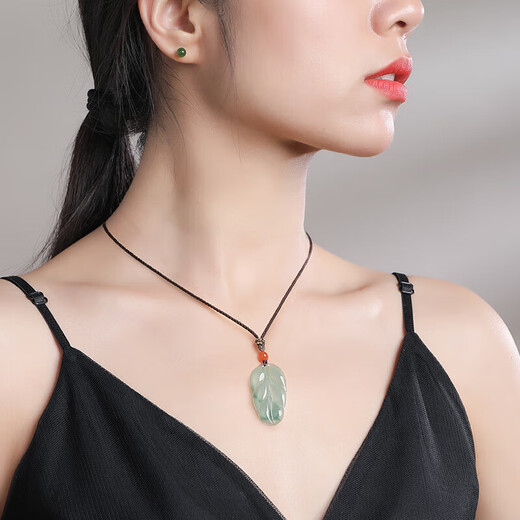 Returning to the 11.11 Carnival with Heart Ginseng Jade, A-quality jade pendants, men’s and women’s floating flower and leaf jade pendants