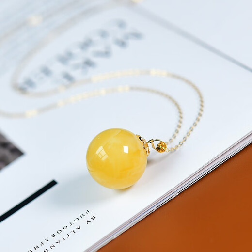 Xuanxia natural beeswax single bead necklace with certificate, women's pendant, clavicle chain, holiday gift for wife and girlfriend, beeswax approximately 14 round beads inlaid with 18K gold buckle head pendant