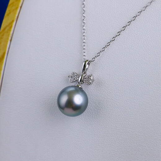 Guran Zhenyu 18K gold perfect round Tahitian black pearl pendant 10.7mm seawater pearl necklace pendant