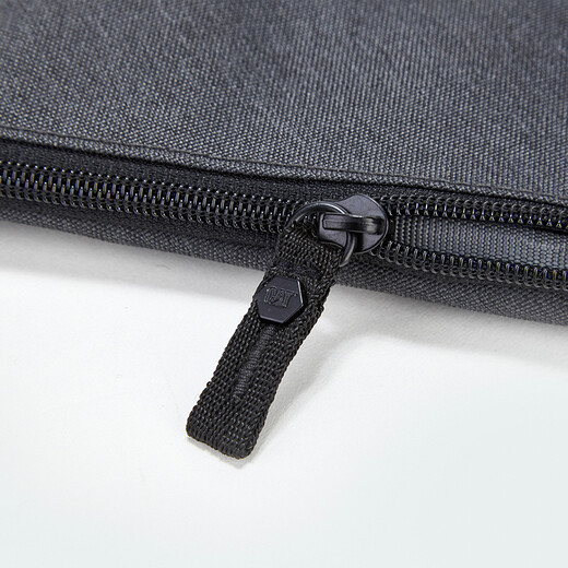 Carter (CAT) crossbody bag, chest bag, gun bag, casual sports shoulder phone bag, close-fitting side opening, male, dark pattern 84060