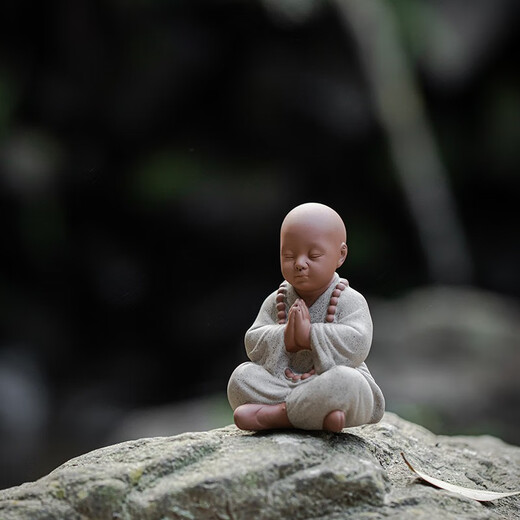 Refining fine ceramics, four little monks, tea pet, tea table, tabletop, small tea ceremony ornaments, tea accessories <set of four colored sand> + three-layer wooden base