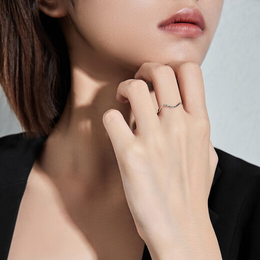 Century edge platinum ring for women with corrugated lines PT950 car flower platinum ring as a birthday gift for girlfriend 0.72g circle number 10