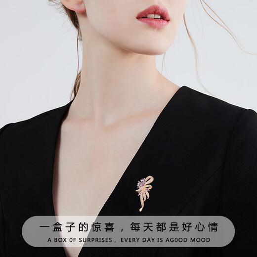 Marco Bizzarri Mother's birthday gift Light luxury jewelry brooch High-end women's elegant corsage suit accessories anti-exposure pin Valentine's Day gift for girlfriend and wife birthday gift