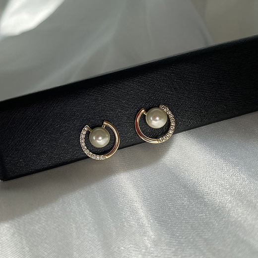 Idel earrings for women 2025 new style, elegant and luxurious, no pierced ear clips, trendy earrings for girlfriends birthday gift E2807 light luxury ear clip style