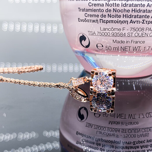 Fat Donglai same style 18K gold diamond pendant rose gold bull head necklace for women light luxury 1 carat single pendant x D-E/extreme white x 1 carat LC/flawless under the mirror