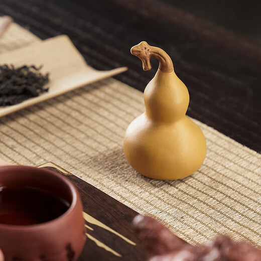 Han and Tang Yixing purple sand gourd tea pet Kung Fu tea set ornaments can raise yellow segment mud tea play creative can raise gourd tea pet