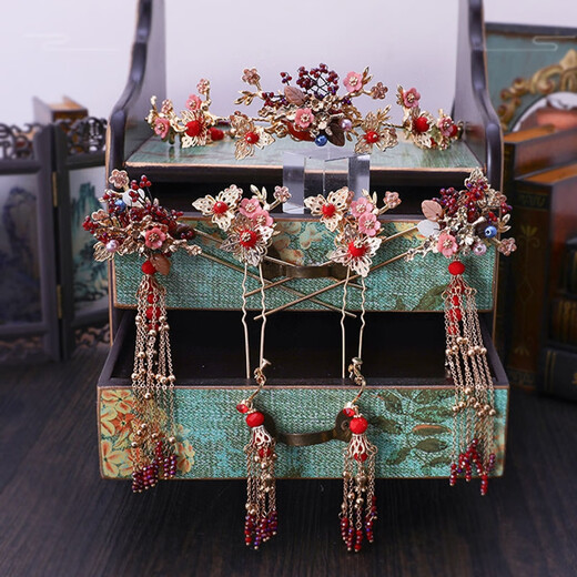 Xiuhe headdress simple and elegant red Chinese style bridal phoenix crown ancient costume Xiuhe clothing wedding accessories set + bracelet (default ear clip style) If you need ear hook style, please contact customer service