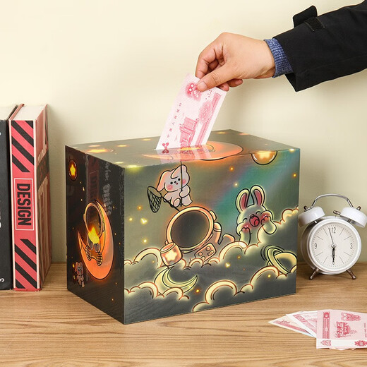 SENKALONG piggy bank for adults, only for children, boys and girls, wooden piggy bank, large capacity savings box, birthday gift, astronaut (with pen + planner), medium size 17*12.5*15cm, can save about 20,000