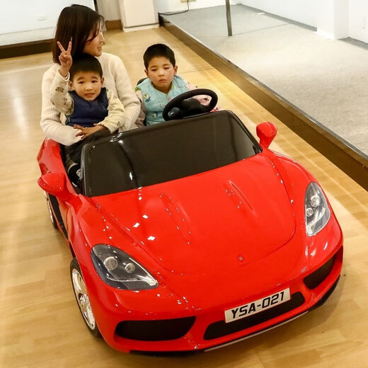 Hand in hand with the extra large children's electric car four-wheeled double car remote control can sit adults and children baby toy car children's car standard red double leather seat + 14A battery + soft wheels