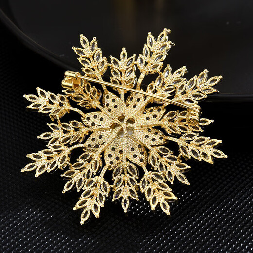 Crystal butterfly brooch, high-end ladies corsage gift box, light luxury pin, suit, birthday gift for girl to give to girlfriend