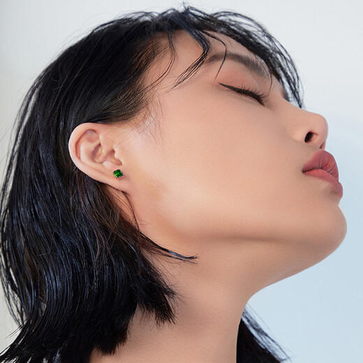 Yicai Jewelry Natural Green Tourmaline Earrings 18k Gold South African Diamond Inlaid Earrings Gemstone Earrings Pair of Green Tourmaline Earrings/2.5 Carats (Free Pair of K Gold Silicone Earplugs)