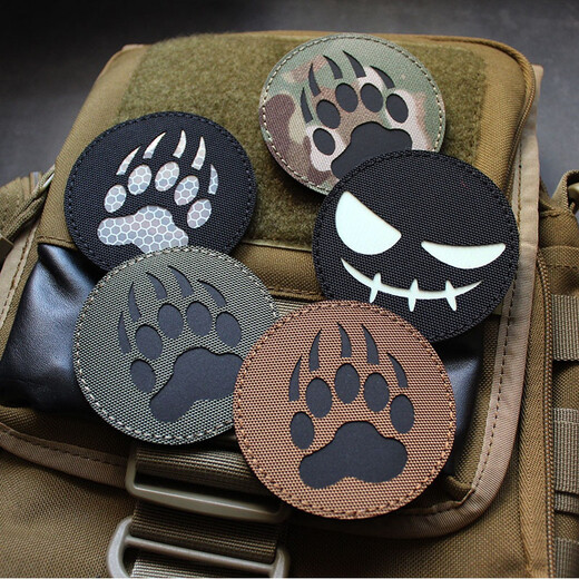 Punisher Bear Claw Velcro Badge Camouflage Morale Badge IR Armband Outdoor Tactical Backpack Badge DIY Badge Decoration Luminous Smiley Face