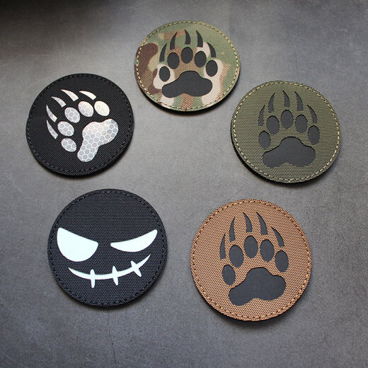 Punisher Bear Claw Velcro Badge Camouflage Morale Badge IR Armband Outdoor Tactical Backpack Badge DIY Badge Decoration Luminous Smiley Face