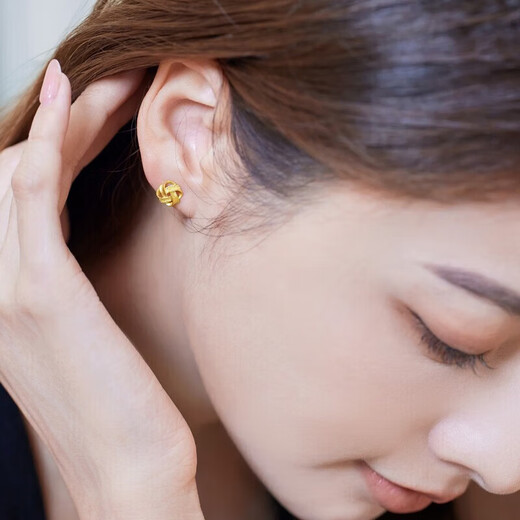 Chow Sang Sang Gold Earrings Pure Gold Cookie Stud Earrings Gift for Girlfriend 69681E Pricing