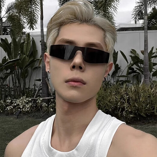 Core luxury cross ear clips for men, trendy American style, cool and handsome boys' earrings, no punching, no piercings, fake earrings, trendy men's ear jewelry, a pair of silver ear clips