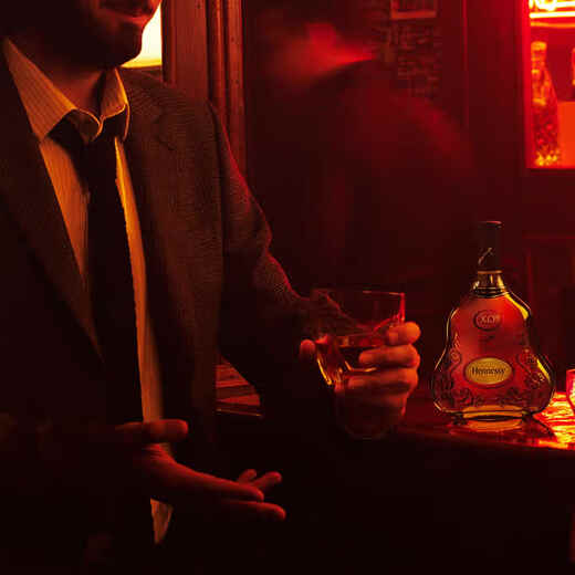 轩尼诗XO 法国进口 干邑白兰地 洋酒烈酒 商务宴请送礼佳选 XO 700mL 1瓶