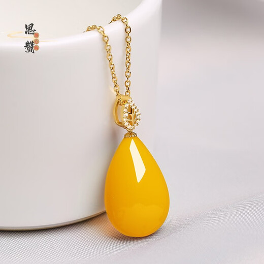 Sizan beeswax pendant, chicken fat yellow clavicle chain jewelry, long sweater chain, amber blood amber women's 925 necklace, type A chicken fat yellow pendant