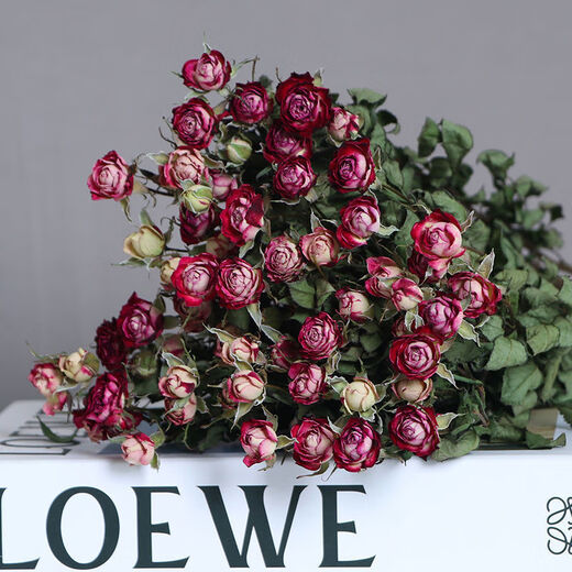 AIMAN Chinese Valentine's Day gift Yunnan multi-head dried rose bouquet rose gift shooting props decoration real flowers 10 pieces of single head treasure and a bouquet with flowers