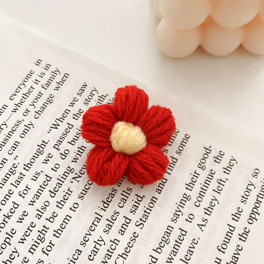 CHUXIANG gives you a small red flower brooch, peripheral accessories, bracelets, cute Japanese pins for women's hair, 1# red flower brooch B02-304-9