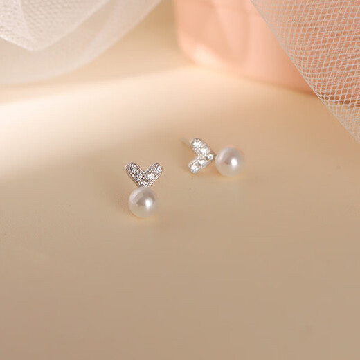 Miman (MIMORE) S925 silver imitation pearl earrings for women, fashionable, high-end, temperamental earrings for pierced ears, no need to remove them when sleeping, and prevent clogging