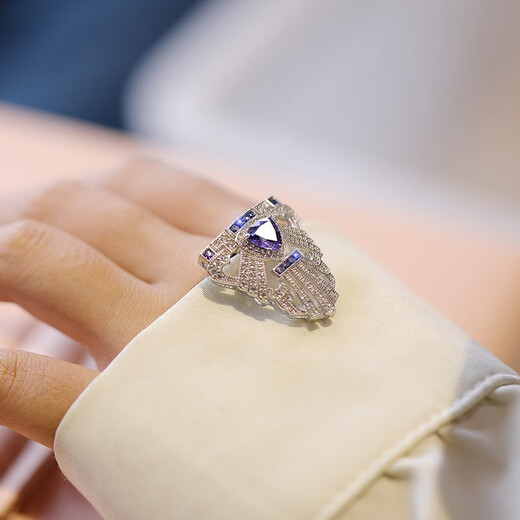 Ji Shizhe's flagship brand brooch, tanzanite gemstone brooch, high-end jewelry, women's multi-purpose corsage gift box, tanzanite gemstone brooch