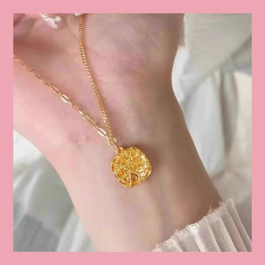 Menbin Lao Fenghuang Gold Store 9999 pure gold covered silver brushed sugar cube pendant yellow I gold necklace women's pendant clavicle chain brilliant A model one about 0.29 + gift box